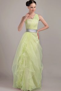Romantic One Shoulder Lace-up Ruffled Prom Gown Dresses in Light Yellow