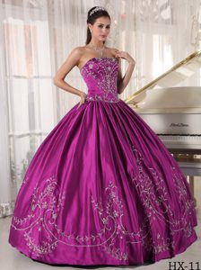 Upscale Strapless Satin Embroidery Quinceanera Gowns Dresses in Fuchsia