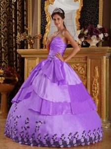 Purple Ball Gown Sweetheart Quinceanera Gowns in Taffeta with Appliques