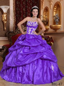 New Purple Strapless Appliqued Quinceanera Dresses with Pick Ups in Taffeta