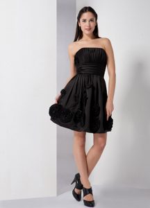Strapless Knee-length Black Ruched Taffeta Prom Evening Dresses with Flowers