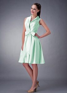Low Price V-neck Apple Green Knee-length Prom Holiday Dress with Bow