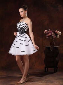 2014 Style Strapless White Prom Evening Dress with Flower and Appliques