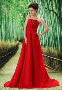 Inexpensive Red Strapless Court Train Prom Gowns with Flowers for Spring