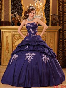 Dark Purple Sweetheart Beaded and Appliqued Quinceanera Dress Made in Taffeta
