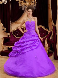 Purple Ball Gown Quinceanera Formal Dresses with Appliques in Taffeta