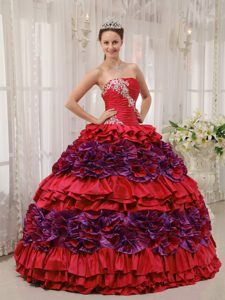 Inexpensive Red Ball Gown Strapless Ruffled Sweet 15 Dresses in Taffeta