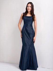 Pretty Navy Blue Mermaid Scoop Taffeta Mother of the Bride Dress with Ruching