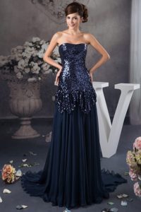 Fashionable Sequins Decorated Bodice Mother Dresses with Court Train