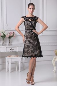 Traditional Column Bateau Black Mother Of The Groom Dresses with Lace