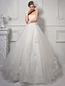 White Tulle Lace Up Sweetheart Sleeveless Floor Length Wedding Dresses Beading and Appliques and Hand Made Flower