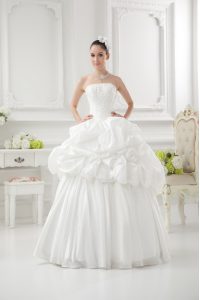 Modern White Taffeta Lace Up Strapless Sleeveless Floor Length Wedding Gowns Beading and Pick Ups