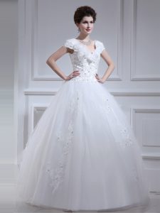 Tulle V-neck Sleeveless Lace Up Beading and Appliques and Sashes ribbons and Bowknot Wedding Dresses in White