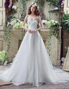 Traditional White Sweetheart Lace Up Beading and Lace and Appliques Wedding Gown Court Train Sleeveless
