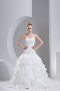 Trendy Ruffled Organza Sweetheart Sleeveless Brush Train Lace Up Beading and Ruffles Wedding Gown in White