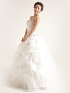 White Zipper Wedding Dresses Beading and Ruffles Sleeveless Floor Length
