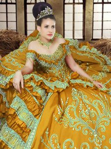 Gold Satin Lace Up Off The Shoulder Sleeveless Floor Length Vestidos de Quinceanera Embroidery