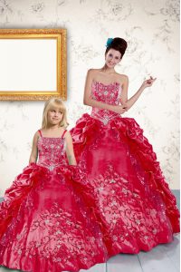 Taffeta Strapless Sleeveless Lace Up Beading and Embroidery and Pick Ups Quinceanera Gowns in Red