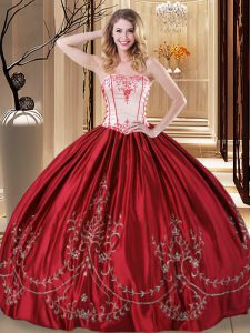 Colorful Wine Red Ball Gowns Strapless Sleeveless Taffeta Floor Length Lace Up Embroidery Sweet 16 Dresses