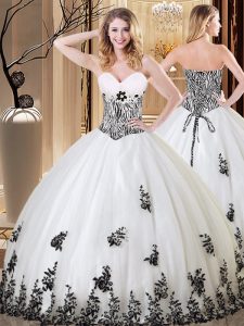 White Sleeveless Floor Length Appliques Lace Up Quinceanera Gown