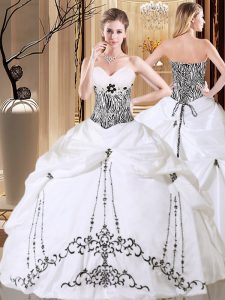 White Sweetheart Neckline Embroidery and Pick Ups Quince Ball Gowns Sleeveless Lace Up
